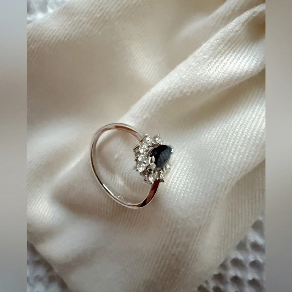 18K White Gold Sapphire & Diamond Engagement Ring - Picture 2 of 16